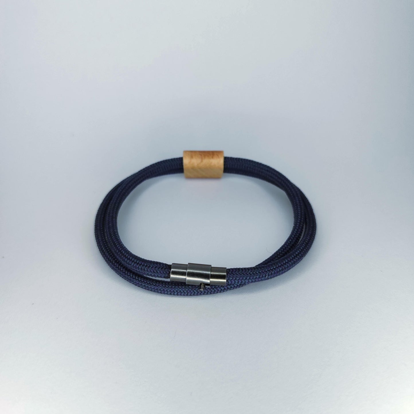 Archery Paracord Bracelet: Wooden Bow Charm, Magnetic Clasp, Outdoor Accessory