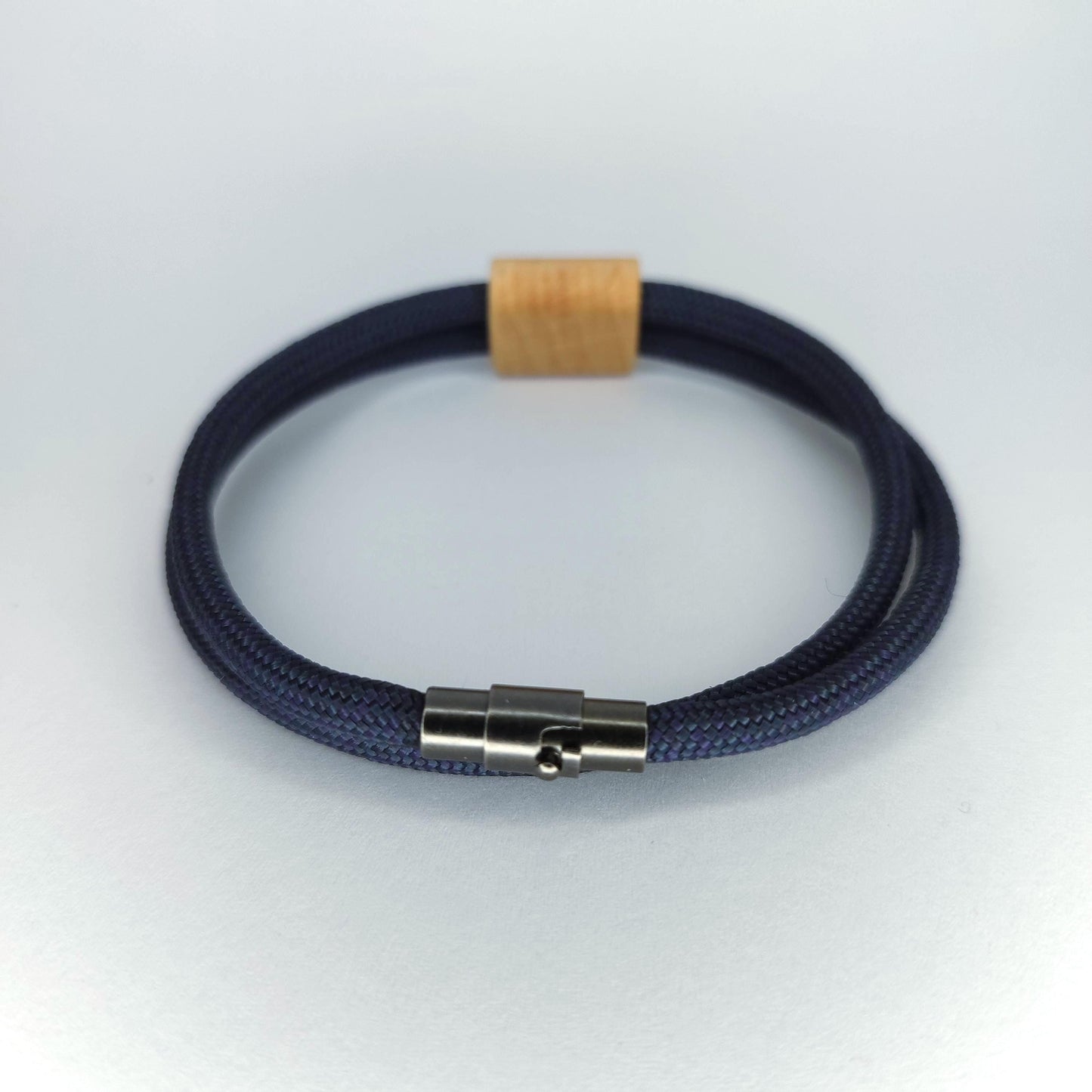 Wave Symbol Paracord Bracelet: Wooden Wave Ornament & Magnetic Lock