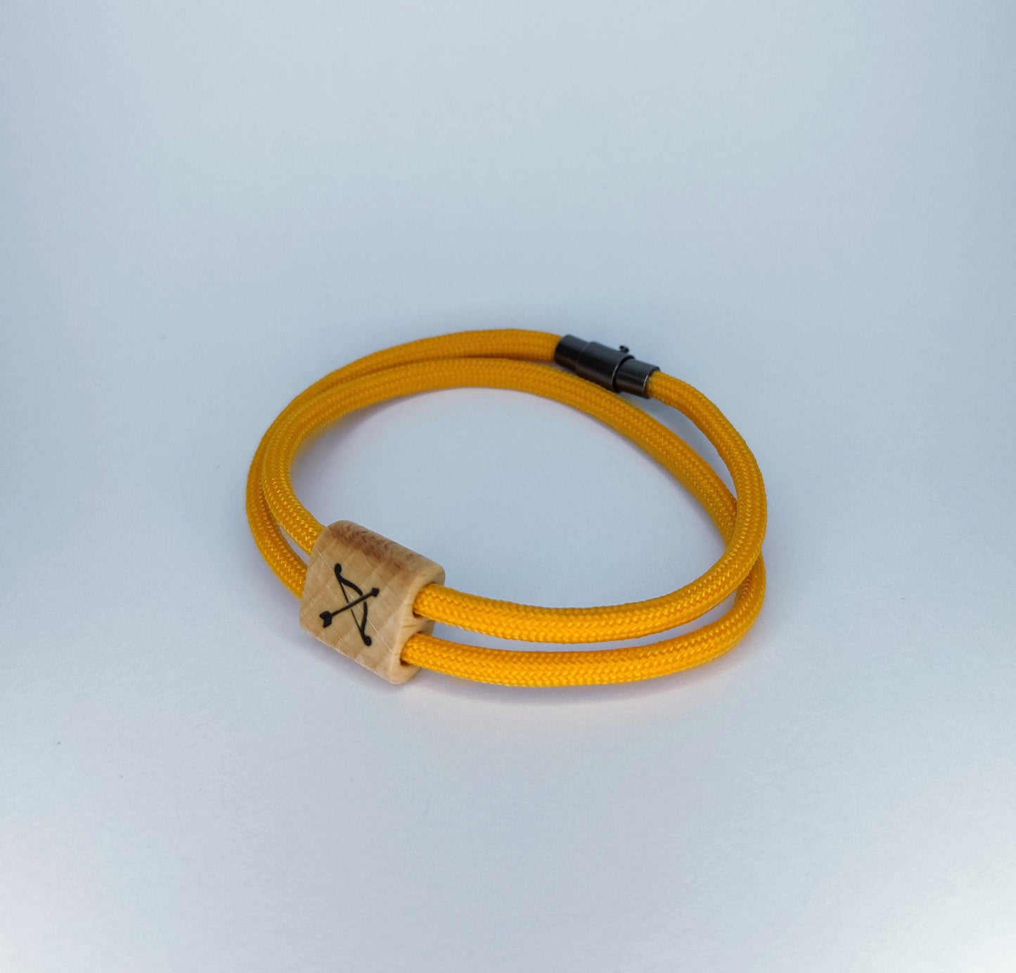 Archery Paracord Bracelet: Wooden Bow Charm, Magnetic Clasp, Outdoor Accessory