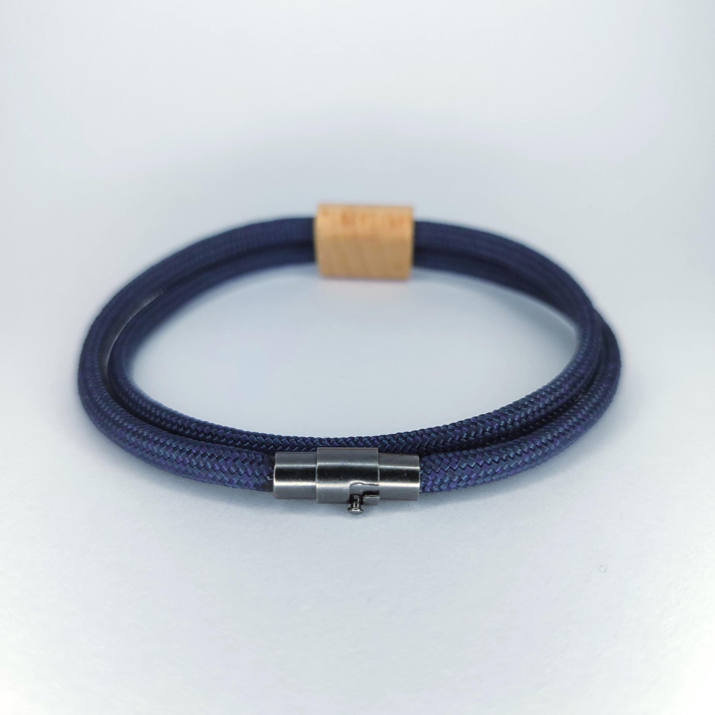 Archery Paracord Bracelet: Engraved Wood Target, Magnetic Clasp